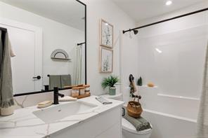 205-1114 Samar Cres — listing photo 15 of 52