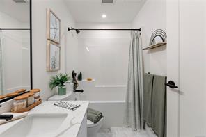 205-1114 Samar Cres — listing photo 17 of 52