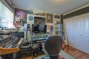 19-9130 Granville St — listing photo 20 of 23