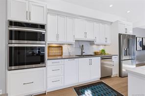 3861 Olympian Way — listing photo 13 of 63
