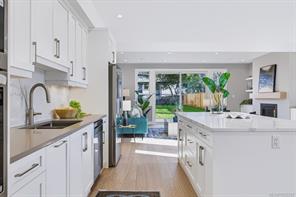 3861 Olympian Way — listing photo 14 of 63