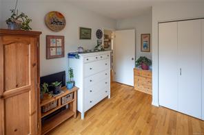 2464 Hazel St — listing photo 18 of 66