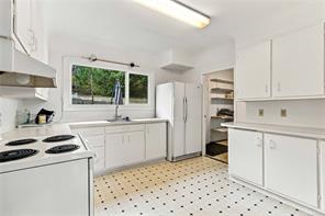 3904 Wilkinson Rd — listing photo 14 of 41