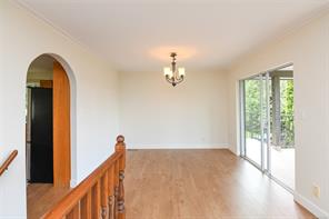 349 Durrand Pl — listing photo 14 of 44