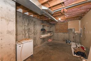 349 Durrand Pl — listing photo 34 of 44