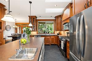 3676 Monterey Dr — listing photo 22 of 57