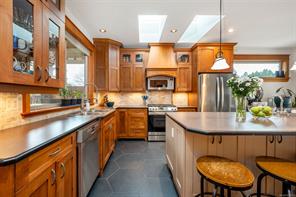3676 Monterey Dr — listing photo 23 of 57