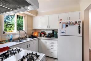 565 Baker St — listing photo 15 of 39