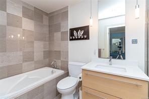 104-68 Songhees Rd — listing photo 25 of 49