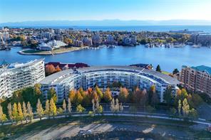104-68 Songhees Rd — listing photo 47 of 49