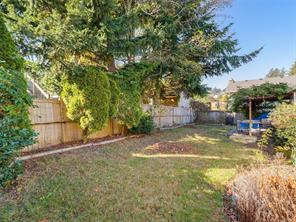595 Delora Dr — listing photo 17 of 40
