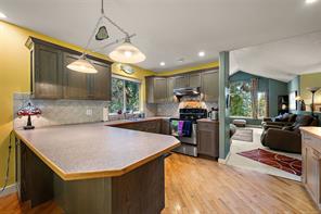 1910 Swartz Bay Rd — listing photo 16 of 41