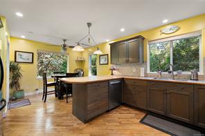 1910 Swartz Bay Rd — listing photo 17 of 41