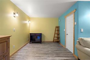 1910 Swartz Bay Rd — listing photo 38 of 41