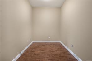 2403 Parveen Pl — listing photo 14 of 38