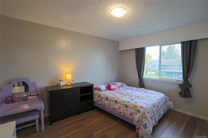 363 Englewood Dr — listing photo 16 of 41