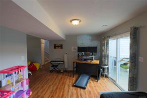 363 Englewood Dr — listing photo 18 of 41