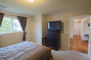 363 Englewood Dr — listing photo 23 of 41
