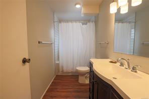 363 Englewood Dr — listing photo 25 of 41