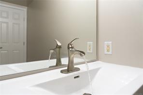 105-835 Selkirk Ave — listing photo 29 of 44
