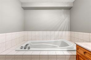 104-2970 Cliffe Ave — listing photo 28 of 82