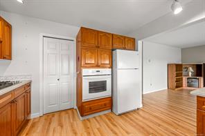 104-2970 Cliffe Ave — listing photo 77 of 82