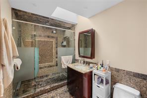 964 Newport Ave — listing photo 22 of 47