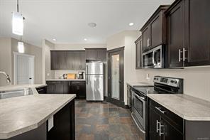 2644 Kendal Ave — listing photo 17 of 98