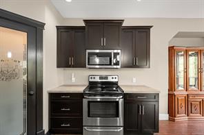 2644 Kendal Ave — listing photo 22 of 98