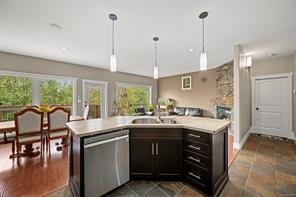 2644 Kendal Ave — listing photo 24 of 98