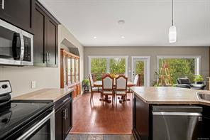 2644 Kendal Ave — listing photo 25 of 98