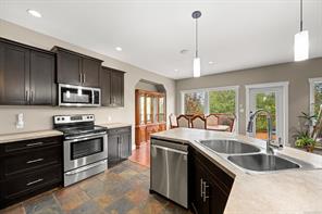 2644 Kendal Ave — listing photo 26 of 98