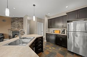 2644 Kendal Ave — listing photo 27 of 98