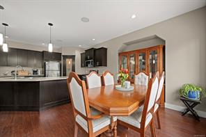 2644 Kendal Ave — listing photo 30 of 98