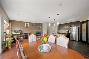 2644 Kendal Ave — listing photo 31 of 98