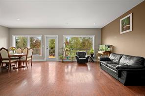 2644 Kendal Ave — listing photo 33 of 98