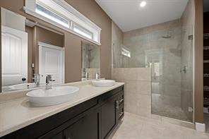 2644 Kendal Ave — listing photo 43 of 98