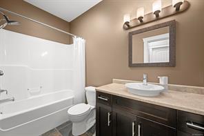 2644 Kendal Ave — listing photo 48 of 98