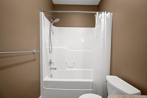 2644 Kendal Ave — listing photo 49 of 98
