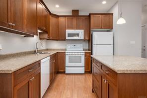 31-3110 Cook St — listing photo 16 of 42