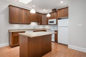 31-3110 Cook St — listing photo 17 of 42