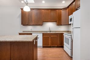 31-3110 Cook St — listing photo 18 of 42