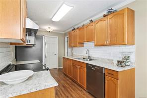 207-1350 Island Hwy — listing photo 16 of 45
