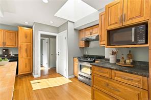 1161 Hadfield Ave — listing photo 14 of 82