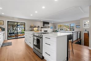 988 Monterey Ave — listing photo 14 of 50