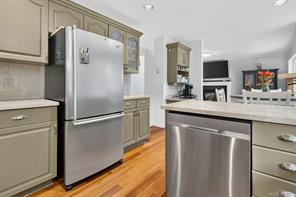 1123 Zeballos Dr — listing photo 19 of 64