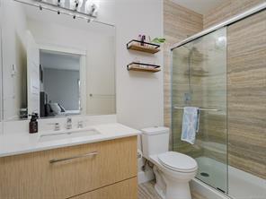 401-7161 West Saanich Rd — listing photo 13 of 41