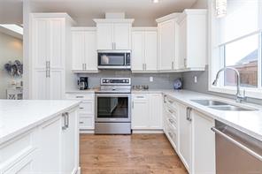 281 Bramble St — listing photo 18 of 67