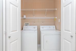 87 Bridgewater Lane — listing photo 38 of 58