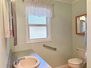 382 Chamiss Cres — listing photo 17 of 34